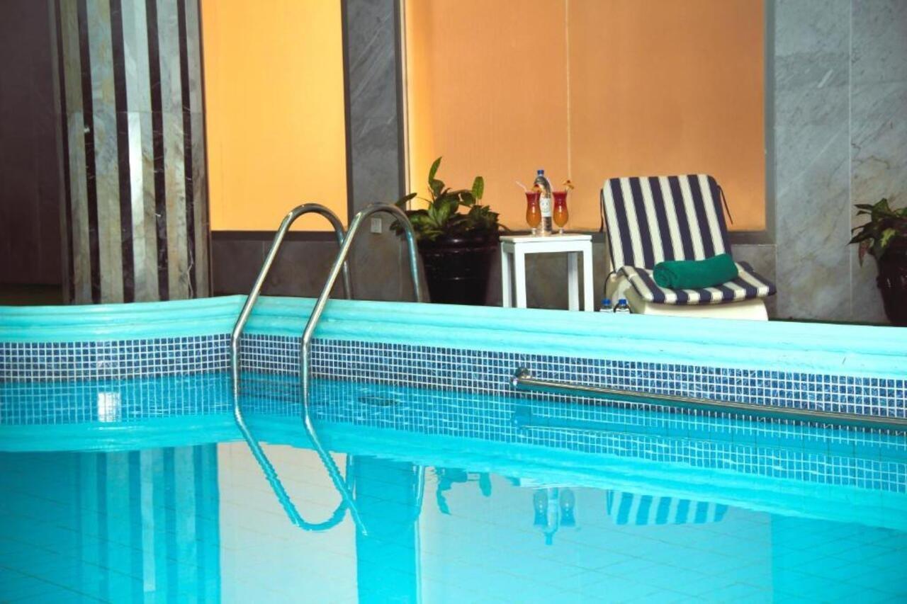 Nova Park Hotel Szardża Zewnętrze zdjęcie