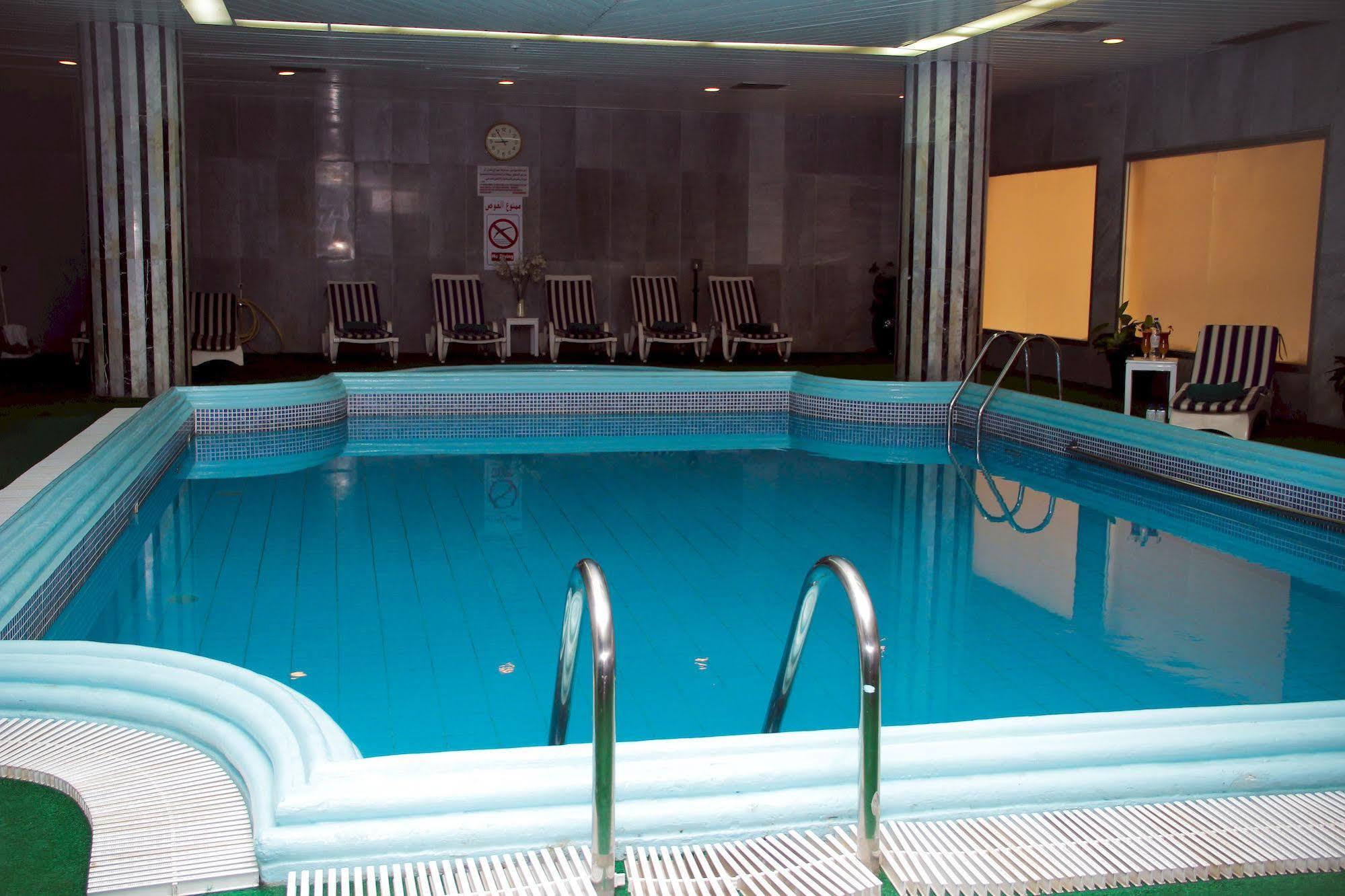 Nova Park Hotel Szardża Zewnętrze zdjęcie
