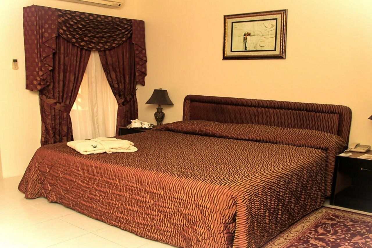 Nova Park Hotel Szardża Zewnętrze zdjęcie